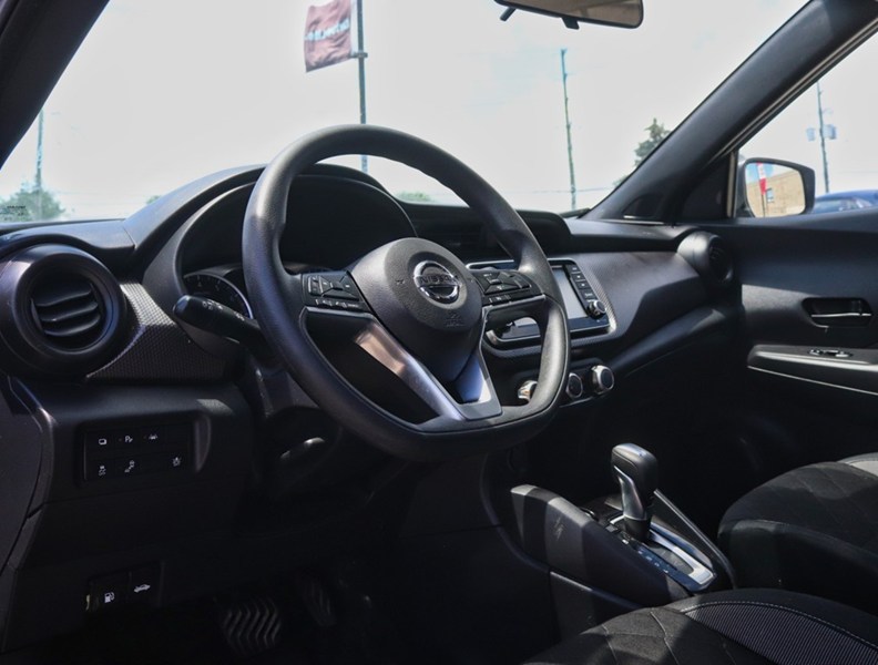 2020 Nissan Kicks S FWD