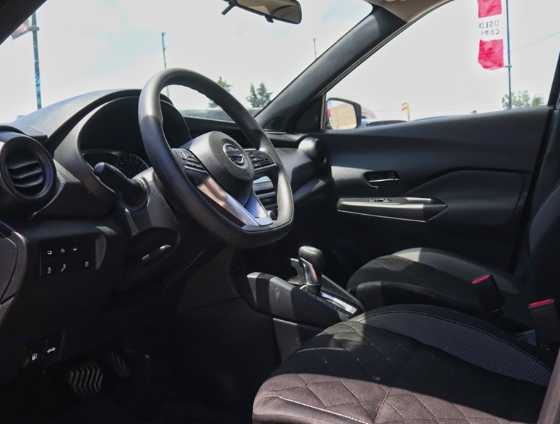 2020 Nissan Kicks S FWD