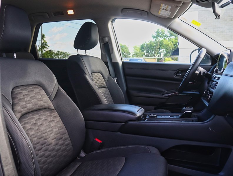 2024 Nissan Pathfinder S 4WD