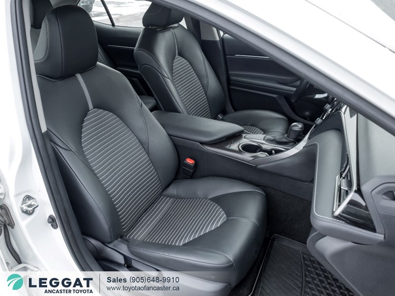 2024 Toyota Camry SE Auto