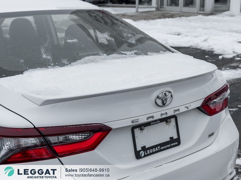 2024 Toyota Camry SE Auto