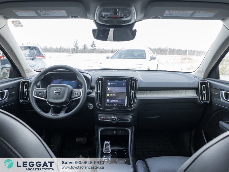 2025 Volvo Xc40 B5 AWD Ultra Dark Theme