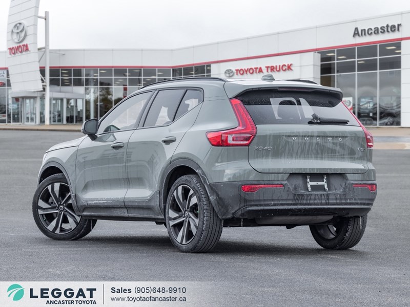 2025 Volvo Xc40 B5 AWD Ultra Dark Theme