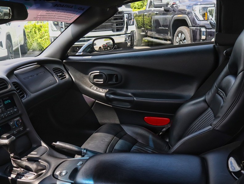 2004 Chevrolet Corvette 2Dr Convertible