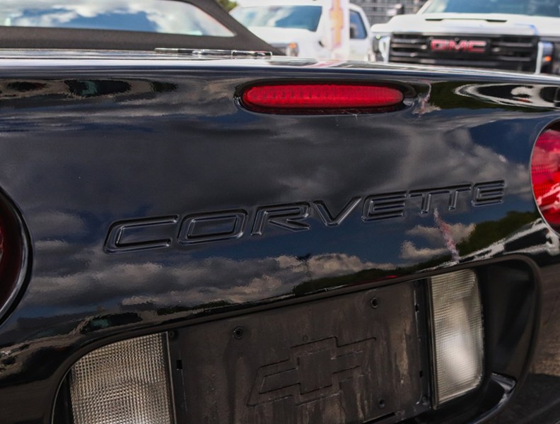 2004 Chevrolet Corvette 2Dr Convertible