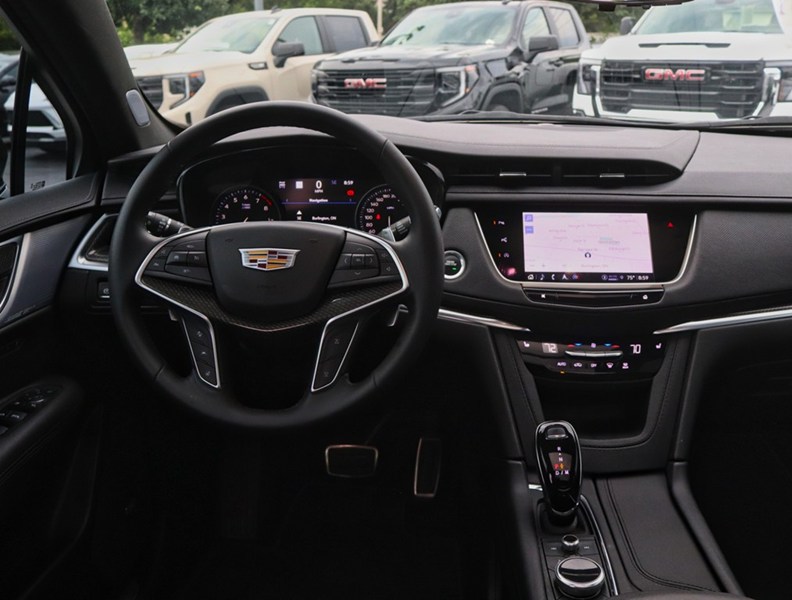 2025 Cadillac Xt5 AWD 4Dr Sport