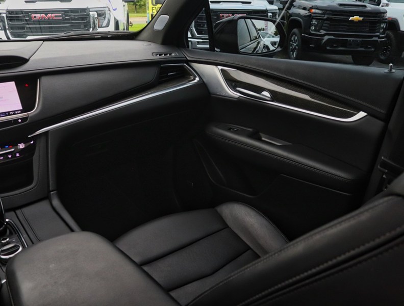 2025 Cadillac Xt5 AWD 4Dr Sport