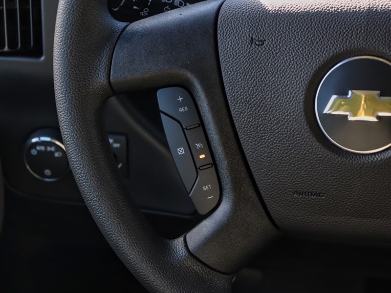 2025 Chevrolet Express 2500 RWD 2500 135