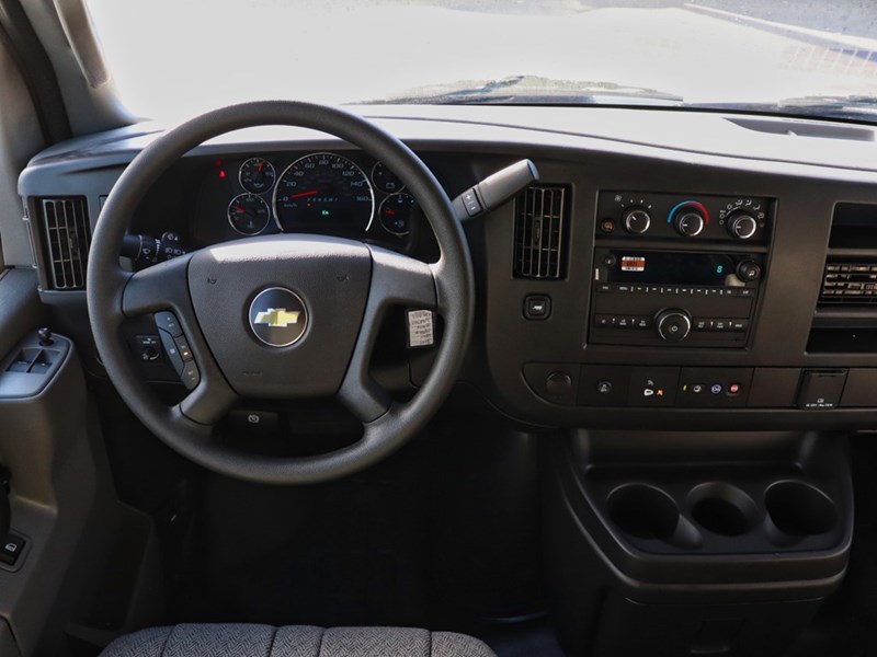 2025 Chevrolet Express 2500 RWD 2500 135