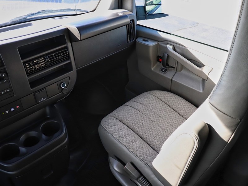 2025 Chevrolet Express 2500 RWD 2500 135