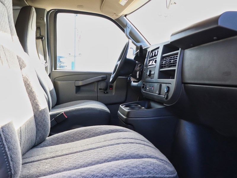 2025 Chevrolet Express 2500 RWD 2500 135