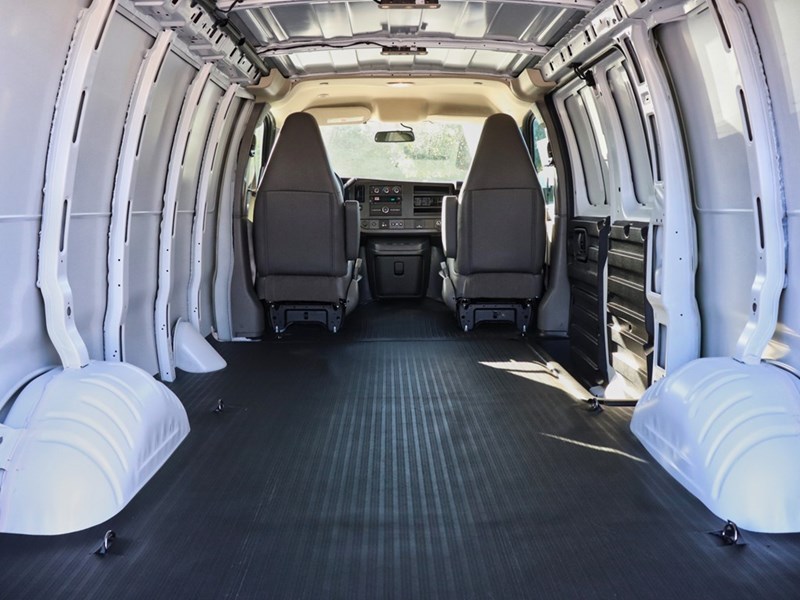 2025 Chevrolet Express 2500 RWD 2500 135