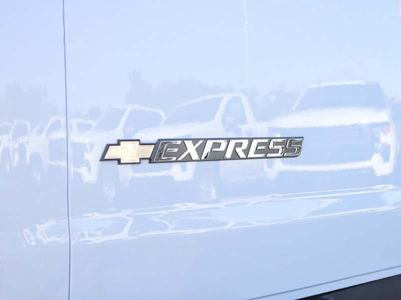 2025 Chevrolet Express 2500 RWD 2500 135