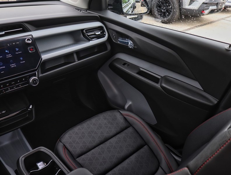 2027 Chevrolet Bolt FWD 4Dr RS