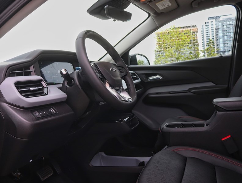 2027 Chevrolet Bolt FWD 4Dr RS