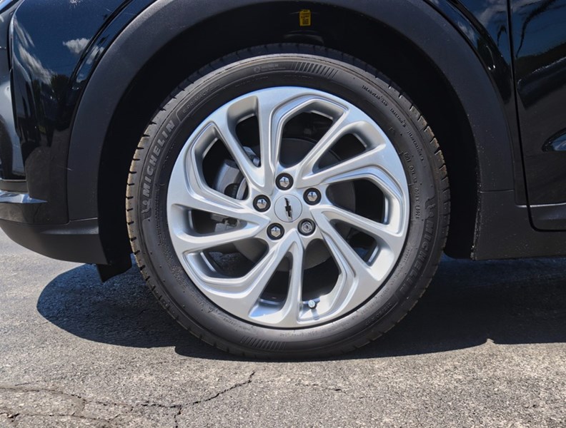 2027 Chevrolet Bolt FWD 4Dr LT