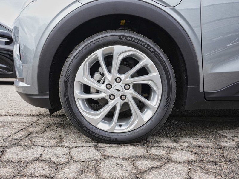 2027 Chevrolet Bolt FWD 4Dr LT