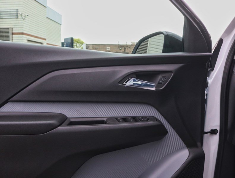 2027 Chevrolet Bolt FWD 4Dr LT