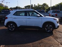 2022 Hyundai Venue Ultimate | Alloys | Htd Seats | Roof | Nav