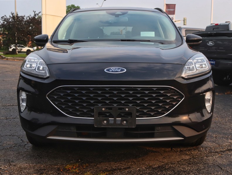 2020 Ford Escape Titanium Hybrid | AWD | Roof | Nav | Leather