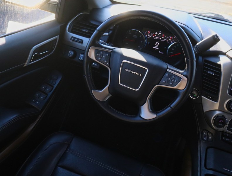 2020 Gmc Yukon Denali | 4WD | 6.2L | Roof | Nav | Pwr Brds | 22S