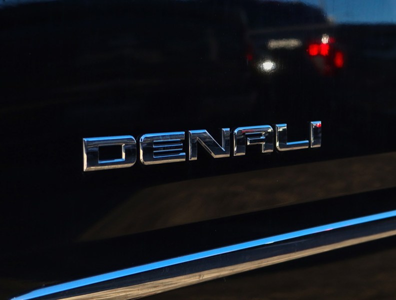 2020 Gmc Yukon Denali | 4WD | 6.2L | Roof | Nav | Pwr Brds | 22S