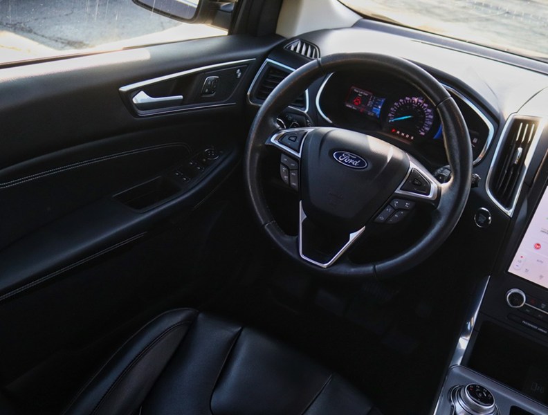 2021 Ford Edge Titanium | AWD | 2.0L | Roof | Htd Str Whl | Tow