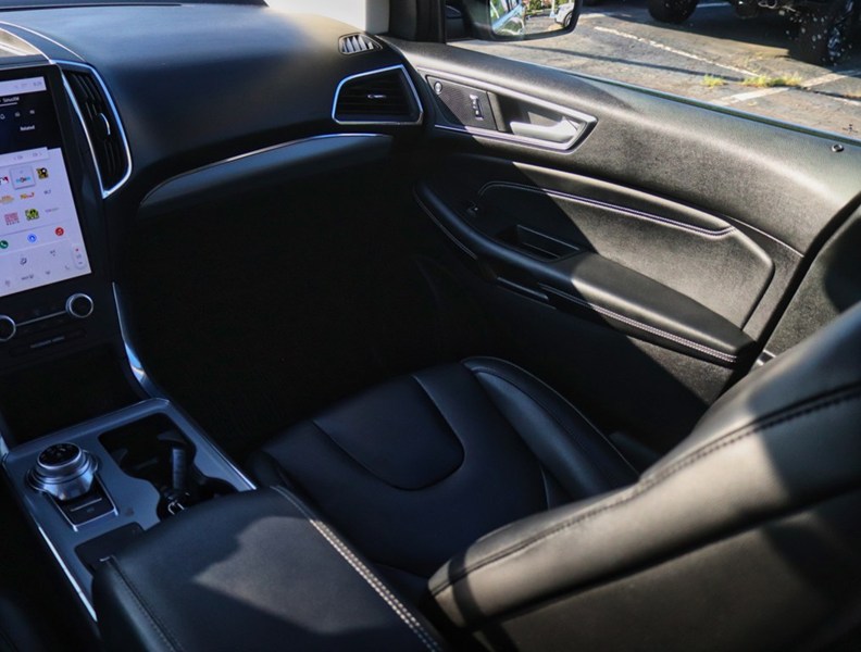 2021 Ford Edge Titanium | AWD | 2.0L | Roof | Htd Str Whl | Tow