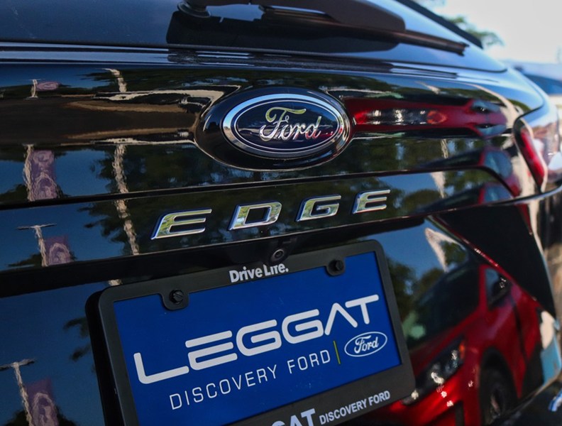 2021 Ford Edge Titanium | AWD | 2.0L | Roof | Htd Str Whl | Tow