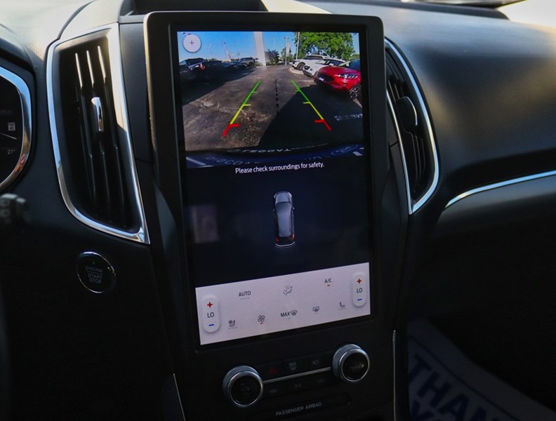 2021 Ford Edge Titanium | AWD | 2.0L | Roof | Htd Str Whl | Tow