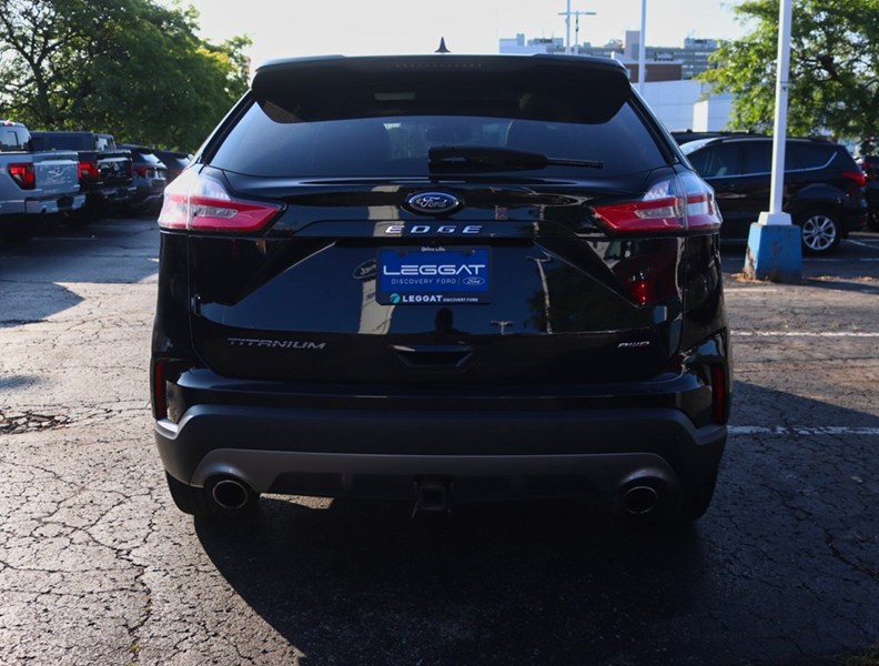 2021 Ford Edge Titanium | AWD | 2.0L | Roof | Htd Str Whl | Tow
