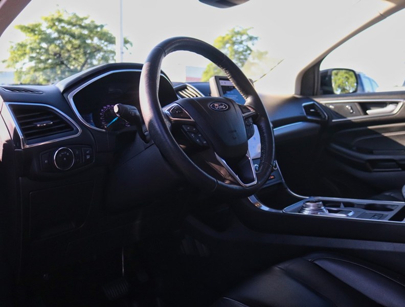 2021 Ford Edge Titanium | AWD | 2.0L | Roof | Htd Str Whl | Tow