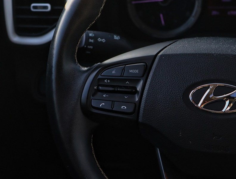 2022 Hyundai Venue Ultimate | Alloys | Htd Seats | Roof | Nav