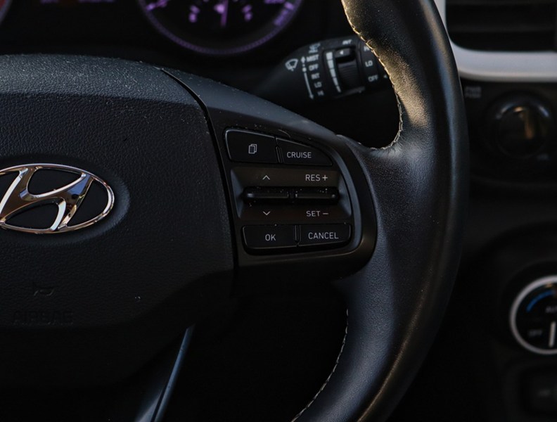 2022 Hyundai Venue Ultimate | Alloys | Htd Seats | Roof | Nav