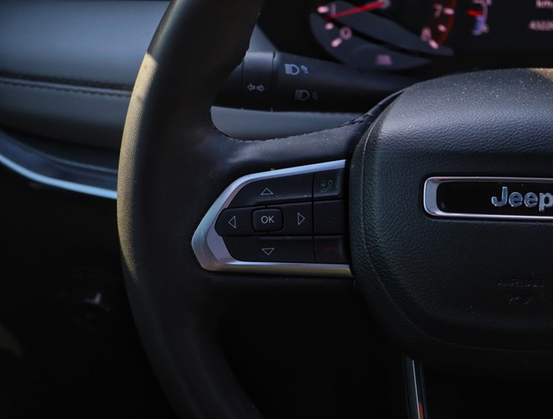 2023 Jeep Compass Limited | 4X4 | 2.0L | Roof | Prem Sound | Htd Str