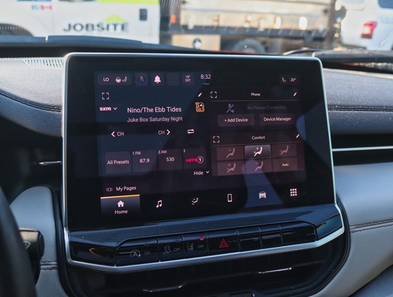 2023 Jeep Compass Limited | 4X4 | 2.0L | Roof | Prem Sound | Htd Str