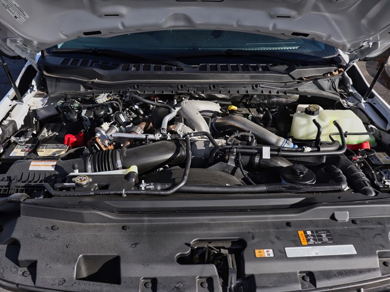 2024 FORD SUPER DUTY F-550 DRW XL 4WD CREW CAB 203