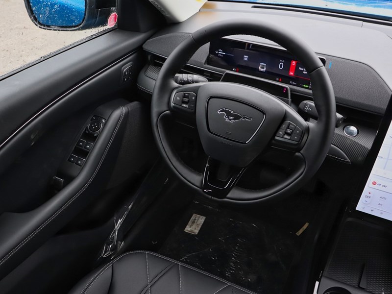 2025 Ford Mustang Mach-E Select | AWD | EXT BAT | COMF PKG | MB PWR CORD