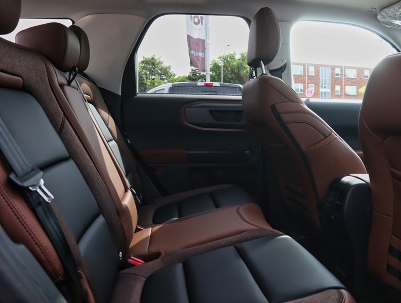 2026 Ford Bronco Sport Outer Banks | 4X4 | 1.5L | Roof | Tech Pkg