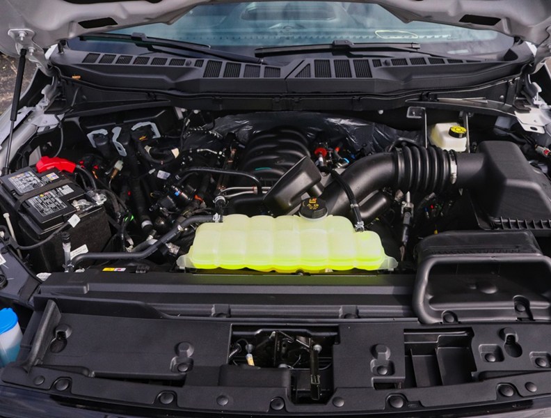 2026 Ford F-150 XLT | 4X4 | 5.0L | 303A | 157 | Blk Pk Pls | Roof