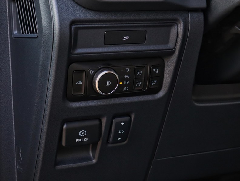 2026 Ford F-150 XLT | 4X4 | 5.0L | 303A |157 | Blk Pk Pls | Fx4
