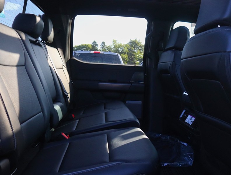 2026 Ford F-150 Lariat | 4X4 | 3.5L | 501A | 157 | Blk Pk | Bed Ut