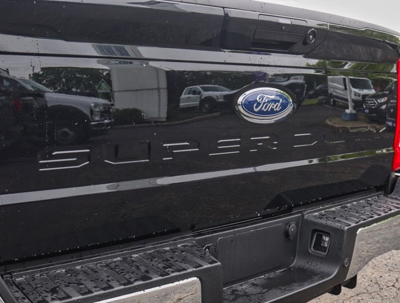 2026 Ford F-250 Lariat | 4X4 | 6.8L | Roof | Chrome Pkg | Activex