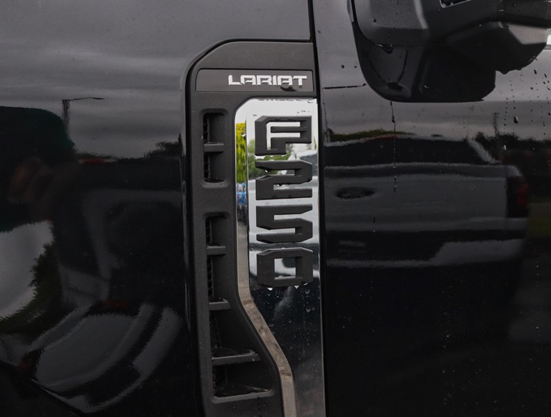 2026 Ford F-250 Lariat | 4X4 | 6.8L | Roof | Chrome Pkg | Activex