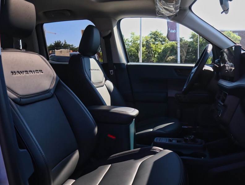 2026 Ford Maverick Lariat | AWD | 2.0L | Roof | Blk Pk| 4K Tow