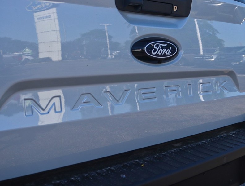 2026 Ford Maverick Lariat | AWD | 2.0L | Roof | Blk Pk| 4K Tow