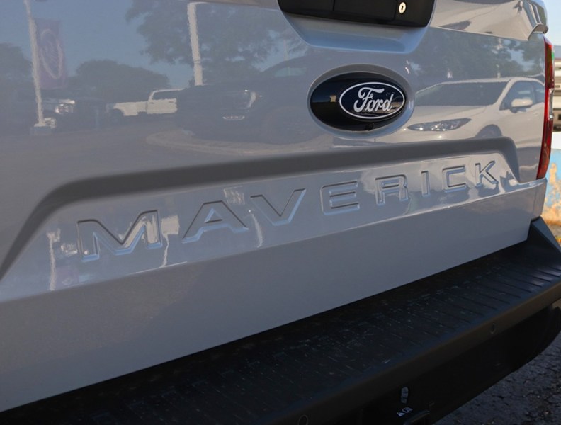 2026 Ford Maverick XLT | AWD | Hyrbid | Blk Pk | Lux | 4K | Roof