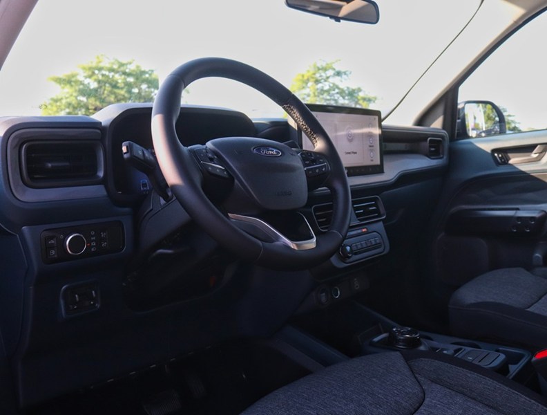 2026 Ford Maverick XLT | AWD | Hyrbid | Blk Pk | Lux | 4K | Roof