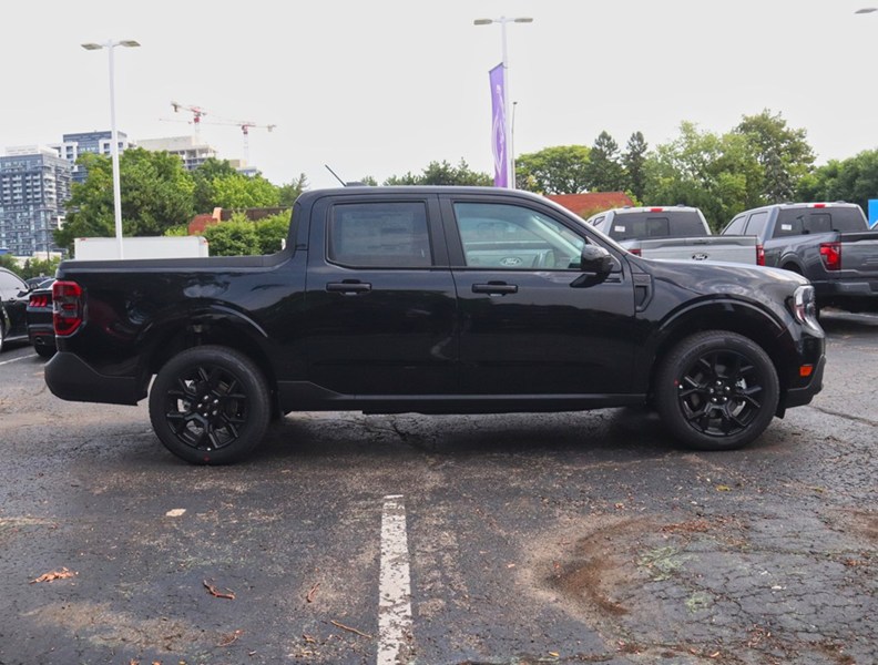 2026 Ford Maverick XLT | AWD | Hybrid | Blk Pkg | Roof