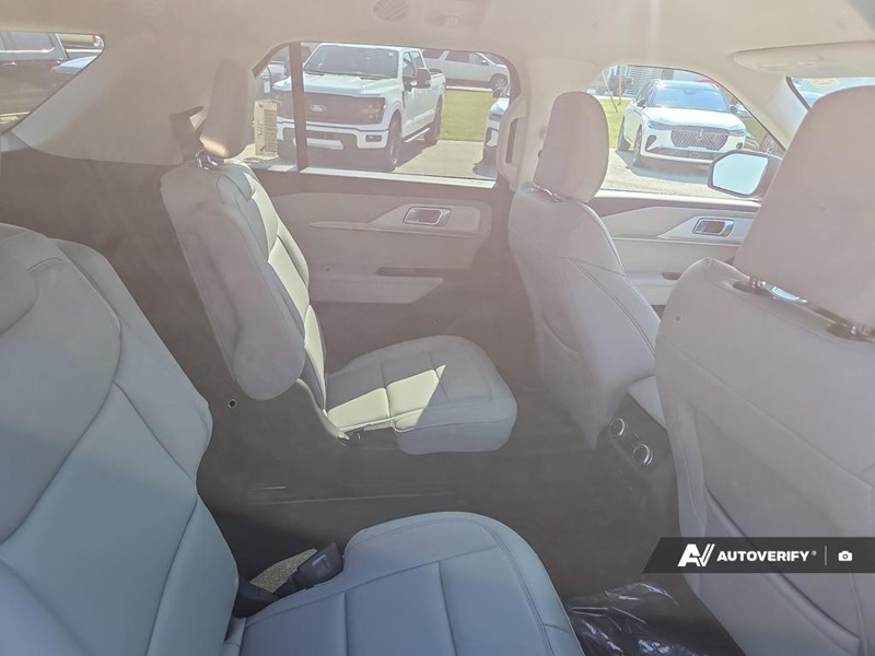 2026 Ford Explorer Active W/200A Pkg 4WD